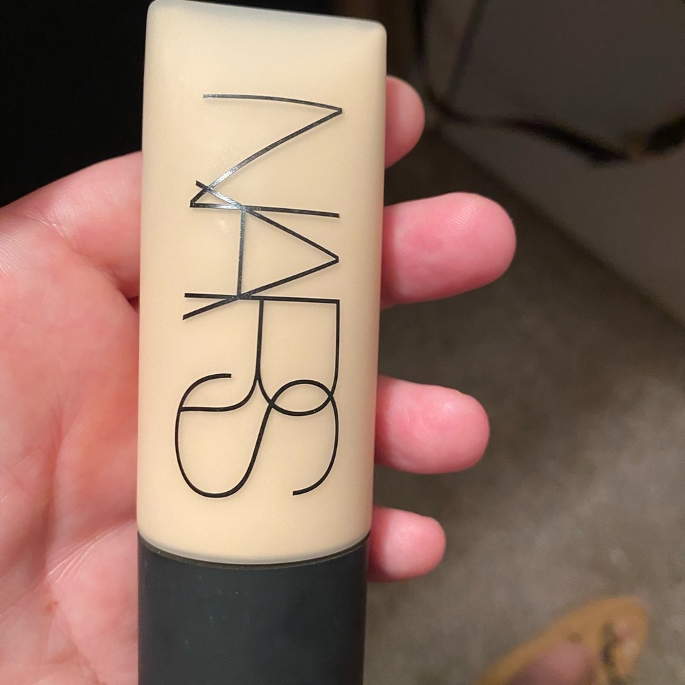 NARS Soft Matte Complete Foundation in Light3 Gobi